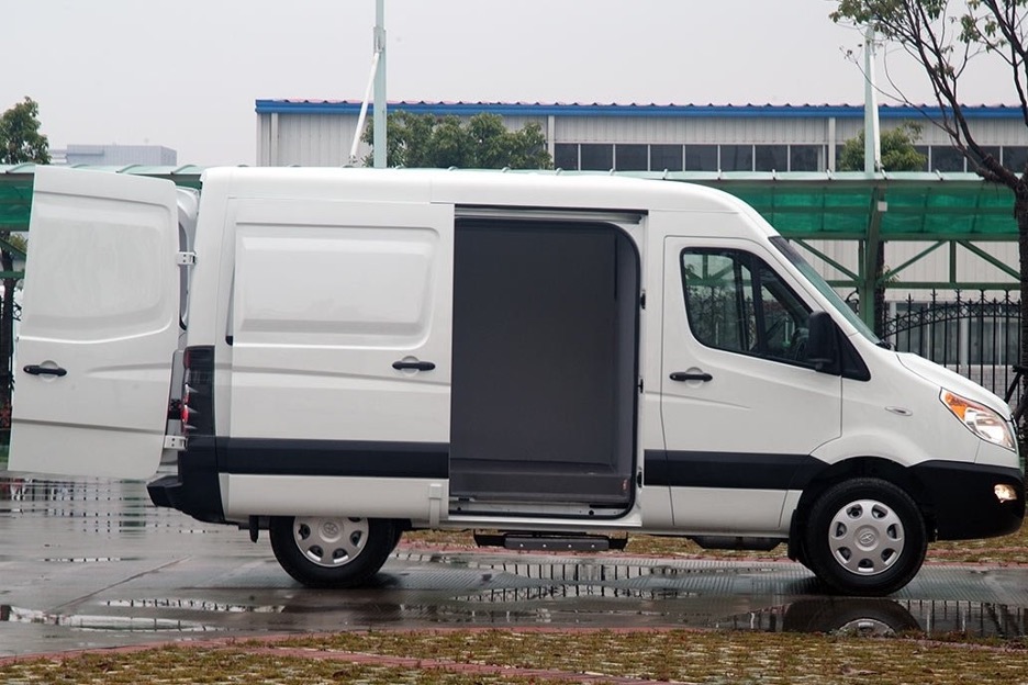 JAC Sunray має сучасний і ергономічний дизайн