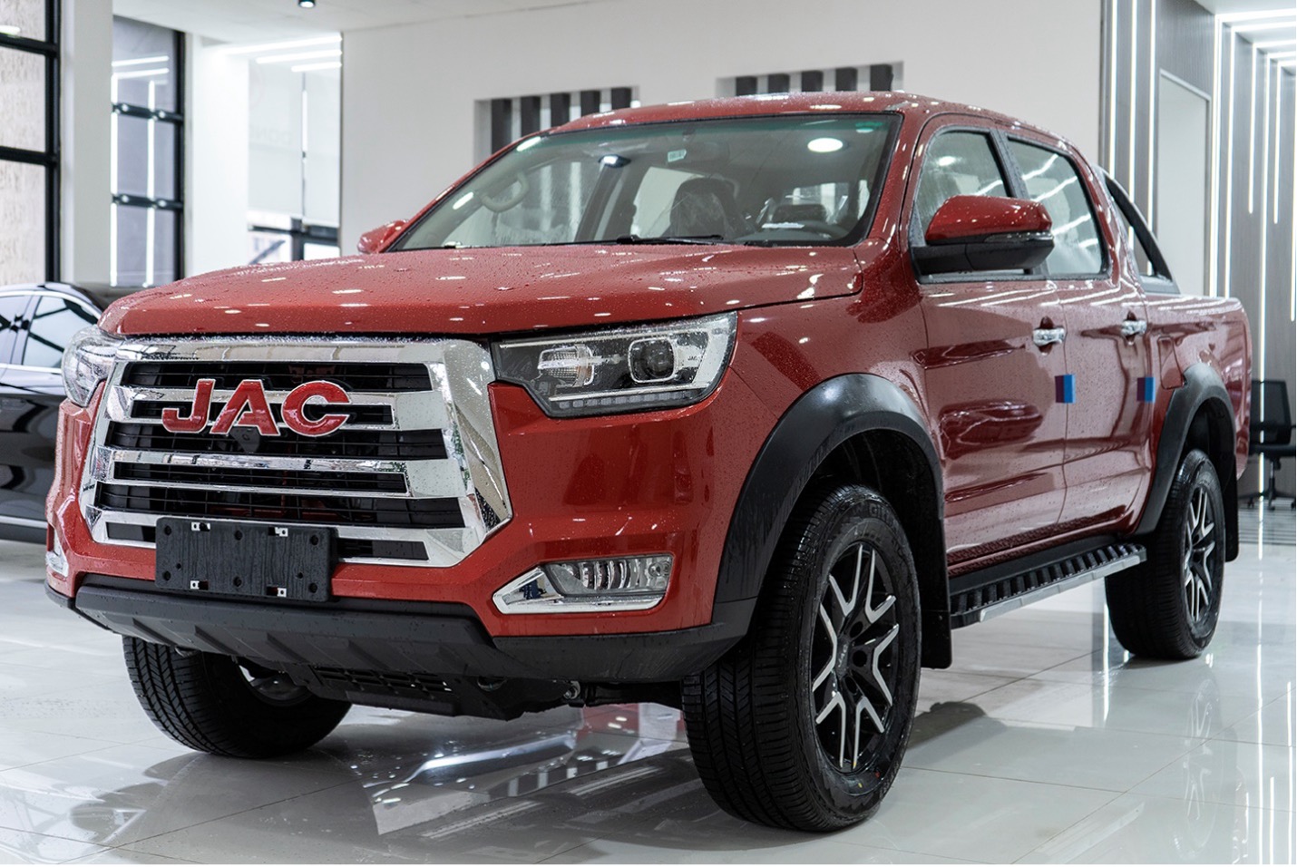 JAC T8 має впізнаваний і стильний зовнішній вигляд