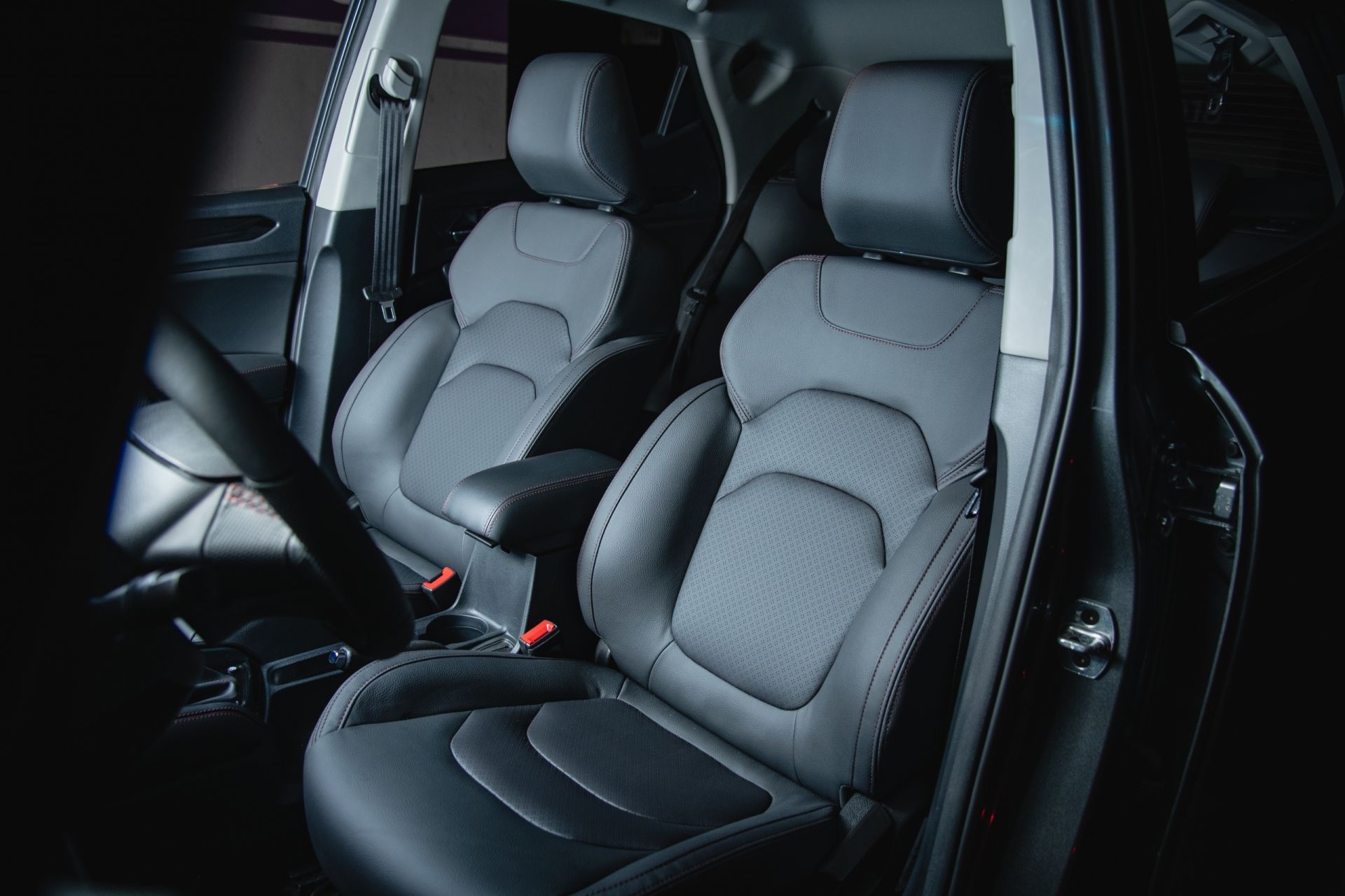 JAC JS3 пропонує високо посаджену позицію