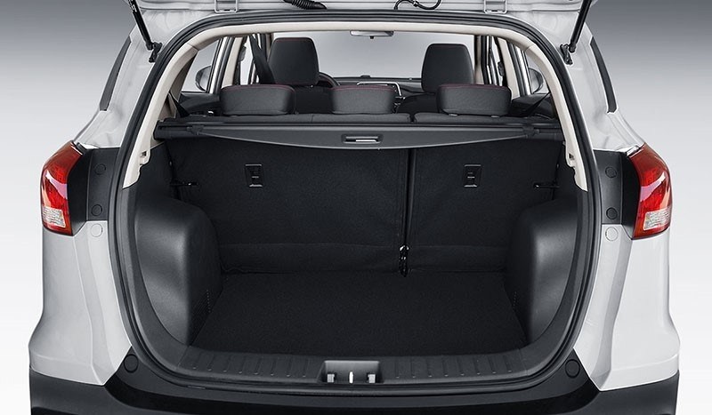 Розмір багажнику становить щедрі 600 літрів