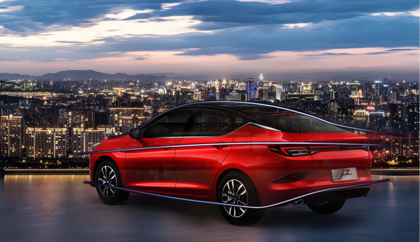 J7 оснащений 1.5-літровим бензиновим турбодвигуном потужністю 134 кінських сил