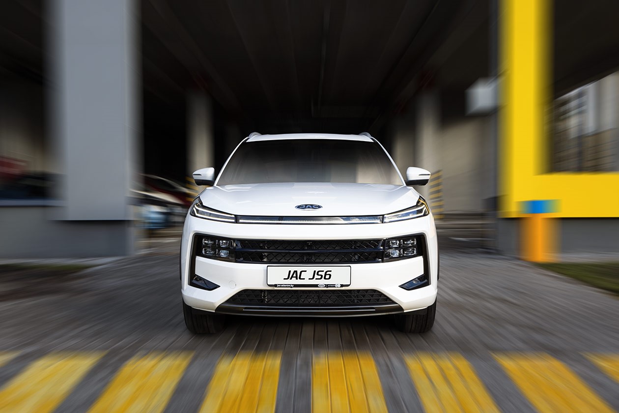 машина виглядає ефектно і футуристично