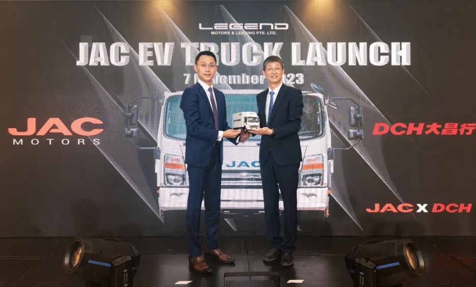 JAC провів грандіозний захід випуску своїх флагманських електричних вантажівок у Сінгапурі